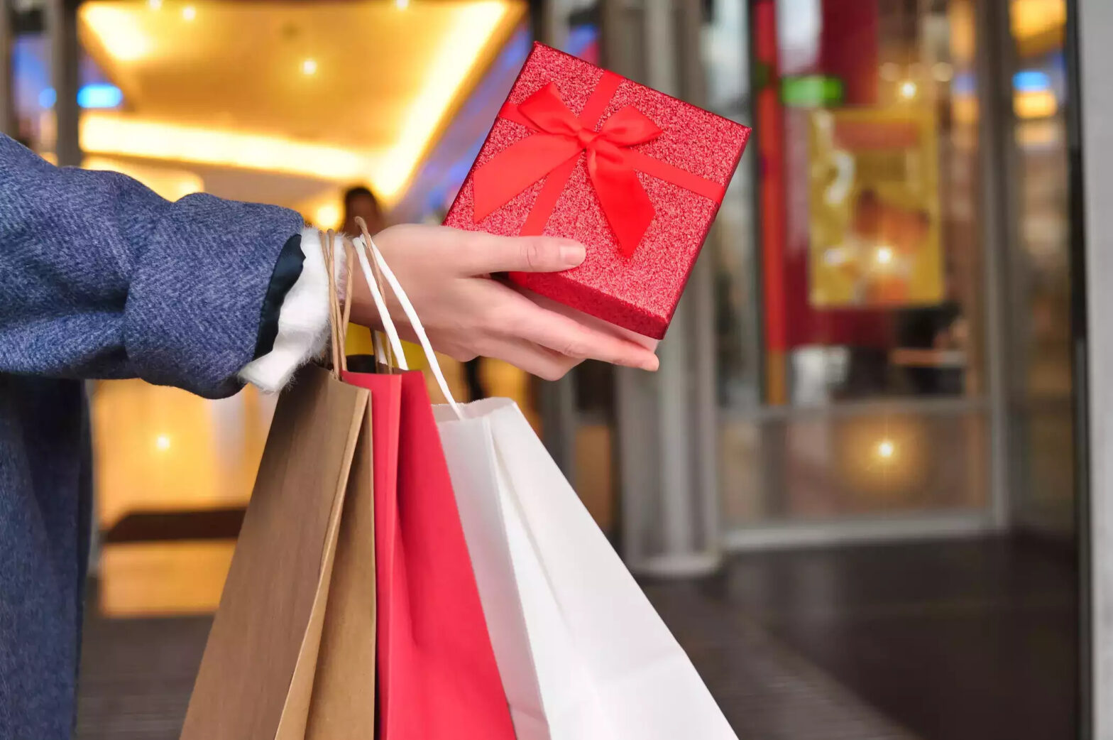 Retailers evaluating consumer spending during holiday hiring season